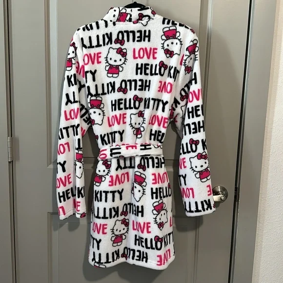 Hello Kitty Plush Robe - Picture 2 of 6
